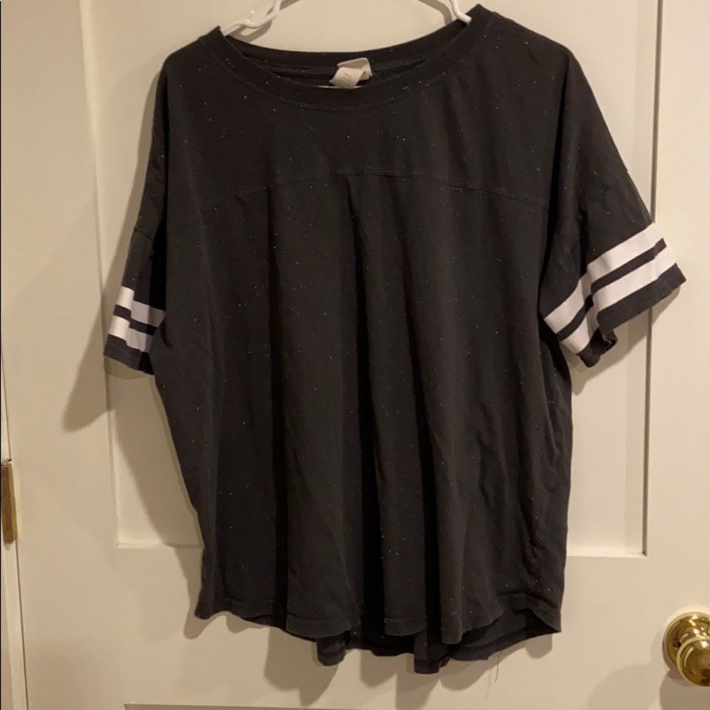 3/$10 H&M tee
